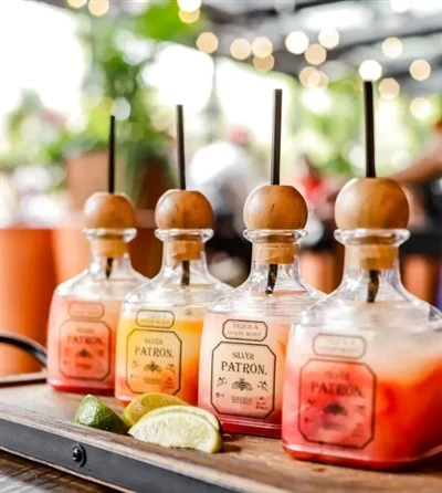 Patron Tequila Plastic Replica Botting Cup naczynie z słomką